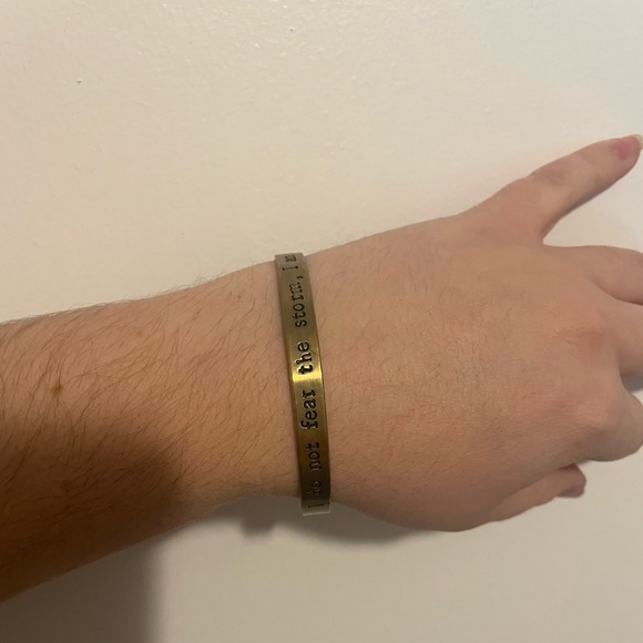 I do not fear the storm, I am the storm- metal cuff bracelet - Picture 1 of 4